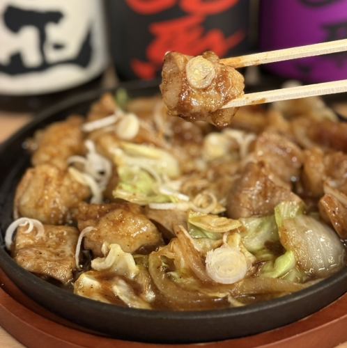 【げんの新定番】鉄板もつ焼き