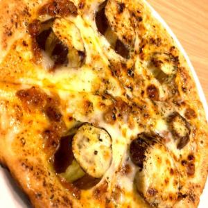 【PIZZA】自家製ミートソースとナス