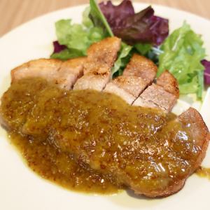 Sauteed domestic four-yuan pork loin ~ Honey mustard sauce ~