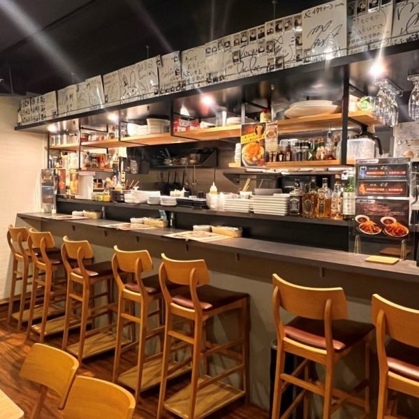 [Counter Seats] Counter seats are available so that even one person can enjoy themselves! This is a clean restaurant that can also be used as an oyster bar ♪ We are open until the morning! It is also perfect for a meal after work ◎