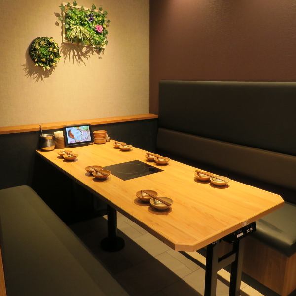 宴会などでも大人気♪団体様でもご利用できるお席をご用意しております♪大人数でのご利用の際は一度店舗へお電話のお問い合わせをお待ちしております♪温野菜ならではの、お肉・お野菜・お出汁で食べるしゃぶしゃぶをおたのしみください♪また、食べ放題でお腹いっぱいご堪能ください♪※写真は系列店です。