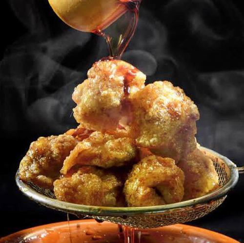 Our specialty! A meal featuring our secret sauce! Deep-fried chicken marinated in soy sauce.