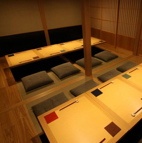 ≪完全個室でゆったりと≫完全個室のお席は最大20名様まで。掘りごたつで足を伸ばしつつ、本格和食と創作料理、日本酒を楽しめます。銀座で接待、女子会、祝いの席など、幅広いシーンにご利用頂けます。人気の為、早めのご予約がオススメです。※個室のご利用はチャージ10%を頂いております。