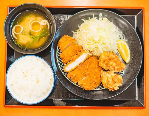 とんかつとから揚げ定食
