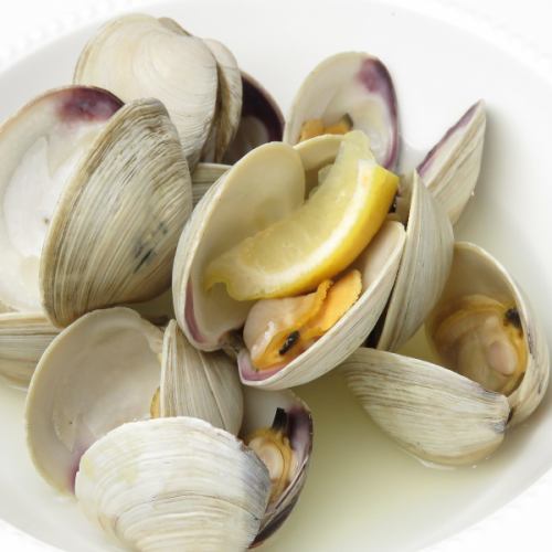 Fisherman Takiguchi's Vinos shellfish steamed in white wine