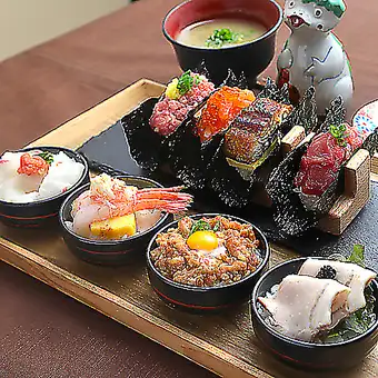 贅沢ランチ★SNSで話題！おちょこ丼 & 手巻き  8種セット 