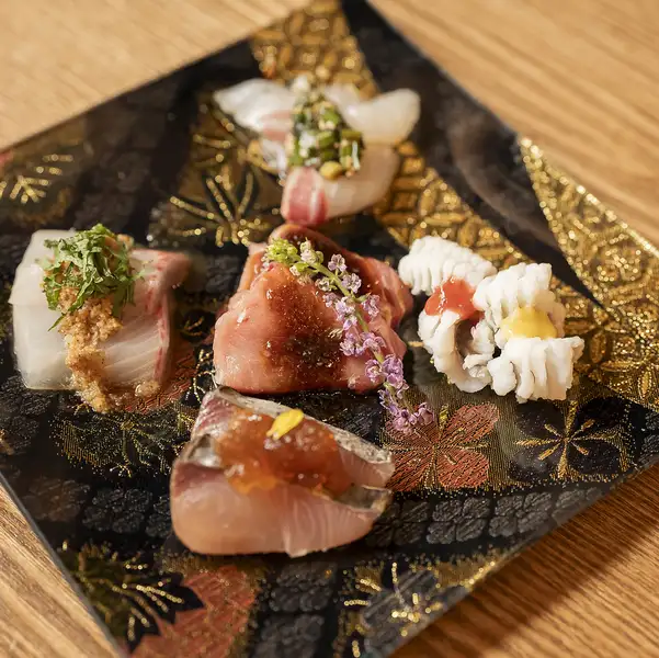 炉端料理と和洋の逸品を味わう大人の居酒屋
