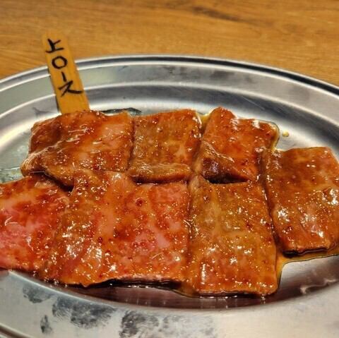 口の中でとろける贅沢な味わい。厳選された国産黒毛和種を堪能!