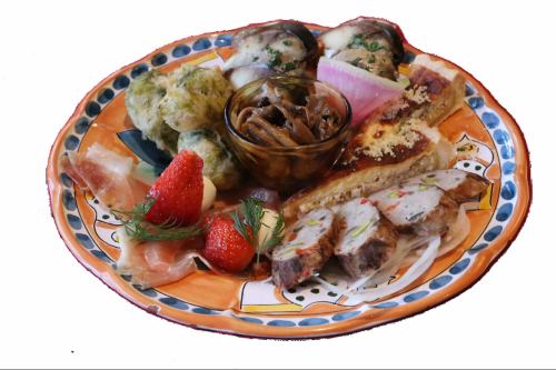 Assortment of 6 whimsical appetizers *Price per person