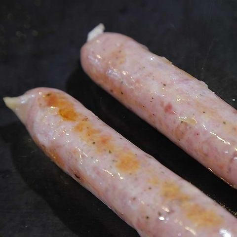[9] 大塊粗磨豬肉香腸和厚切培根（300g）