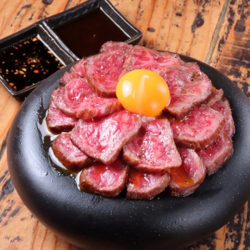 和牛ナカニクのレアステーキ