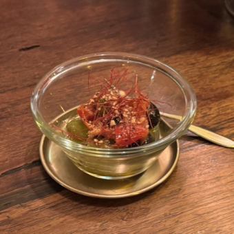 オリーブとセミドライトマトハーブオイル漬け