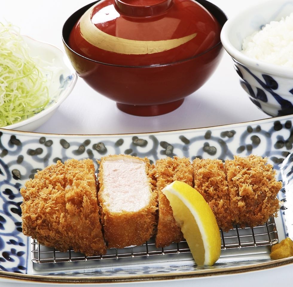 A long-established restaurant that has been loved in Onomichi for over 50 years! Please enjoy our proud tonkatsu and pork dishes to your heart's content.