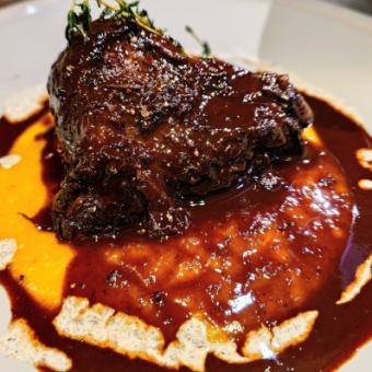 【2025Xmasディナー】スパーク付飲み放題！トリュフ香る牛ほほ肉クリーム煮等全７品　8500円