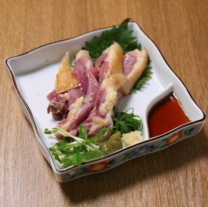 ≪奈良県産ブランド鶏「大和肉鶏」使用！≫鮮度抜群の贅沢な味わい◎”ももたたき大和肉鶏”1,408円 (税込)