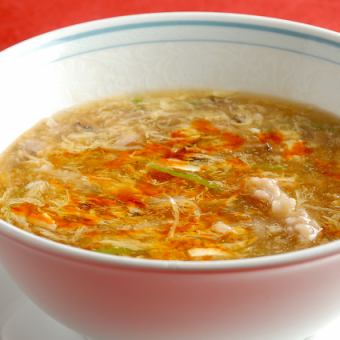 담백한 야채 수프/산질탕(산라탕)