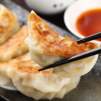 [Students only] 2-hour all-you-can-eat buffet with 39 dishes and soft drinks! 3,480 yen per person for 2 hours. Reservations accepted on the day.