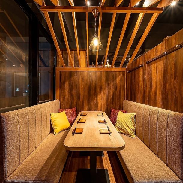 ぬくもりのあるオシャレ夜景個室◆駅からのアクセスも徒歩3分で抜群のロケーション!こだわり抜いた内装にリピーター続出■新感覚のオシャレ夜景ダイニング×食べ飲み放題■女子会、デート、仲間内の気軽な集まりにどうぞ♪