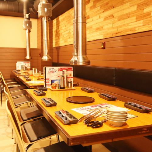 Relaxed sofa table seat ★ Enjoy an all-you-can-eat yakiniku of meat with authentic charcoal fire ♪