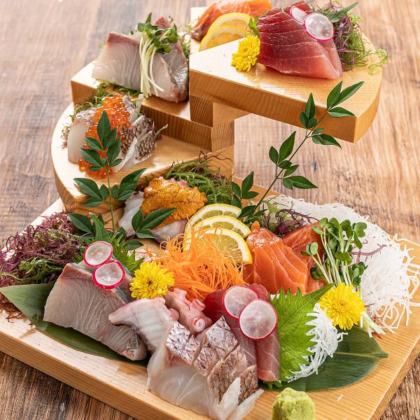 享受市场直送的海鲜！最适合华丽的宴会！主厨精心挑选！我们提供新鲜的生鱼片！