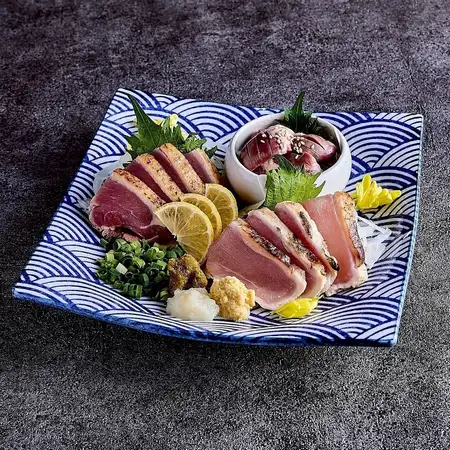 鶏刺し三種盛り合わせ