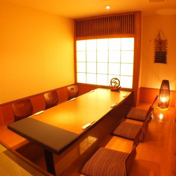 [Wazuna Getsutei Main Building] A private digging kotatsu room recommended for banquets.We also have various types of seats and private rooms according to the number of people.It can also be used for dinner and face-to-face dinners, longevity celebrations such as the 60th birthday, birthdays and other anniversaries, and children and family celebrations.