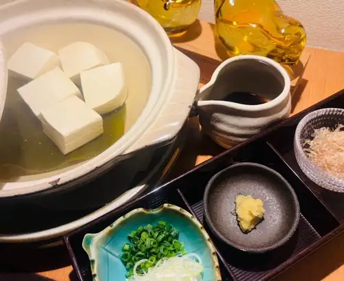 日中はポカポカ陽気でも夜になると冷え込んで来ましたね。
だんだんとお鍋が恋しくなる季節になってきました。
本日は午後4時からの営業となります♪
ご予約、ご来店お待ちしております。
@tsukitei.koriyama
#月亭 #郡山駅前 #旬魚 #えごま豚 #馬刺し