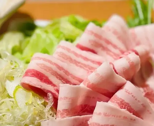 日中はポカポカ陽気でも夜になると冷え込んで来ましたね。
だんだんとお鍋が恋しくなる季節になってきました。
本日は午後4時からの営業となります♪
ご予約、ご来店お待ちしております。
@tsukitei.koriyama
#月亭 #郡山駅前 #旬魚 #えごま豚 #馬刺し