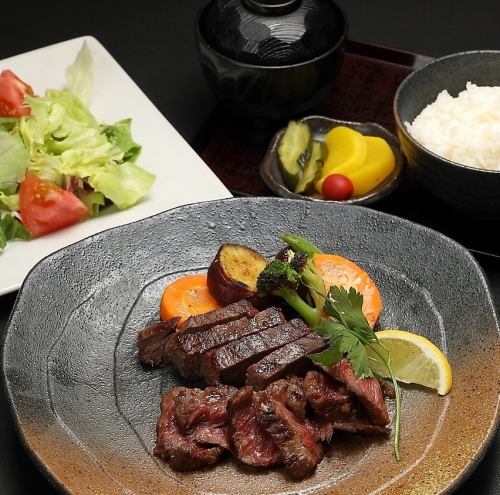 あしたか牛サーロインス100g定食(サラダ、ご飯セット)