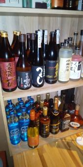 広いカウンター席10席、ゆっくりお過ごしください♪