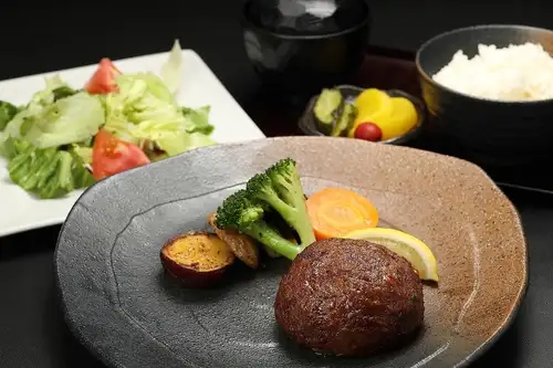 あしたか牛ハンバーグ180g定食