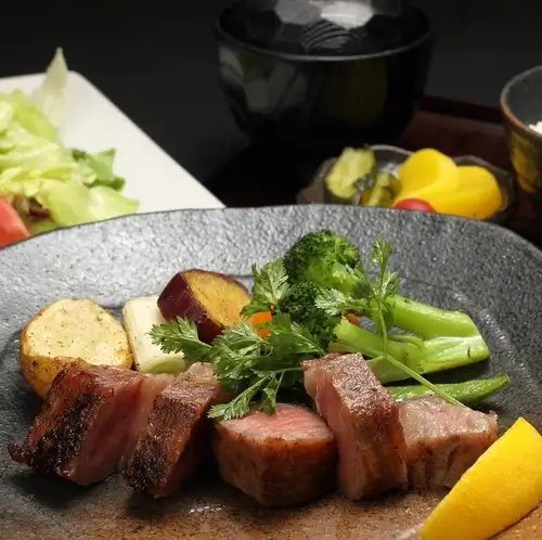 あしたか牛サーロインステーキ100g(沼津・裾野)