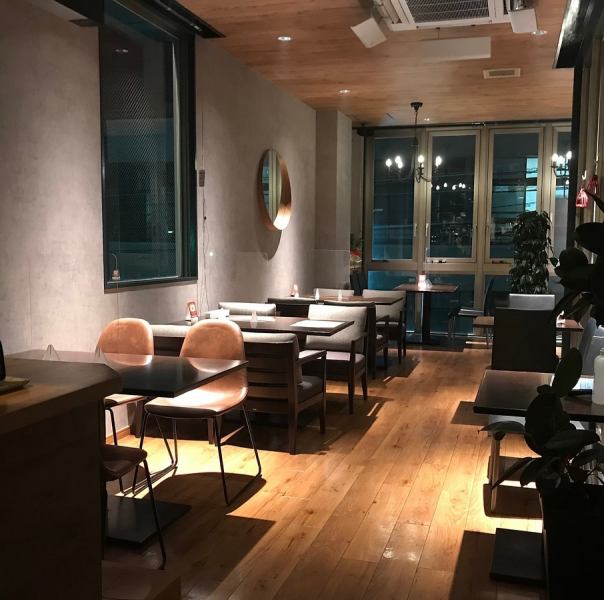 [Pets allowed] This is a rare pet-friendly restaurant in Nishijin.It can also be used by moms and families ◎ It has a stylish atmosphere with large windows, chandeliers and wonderful music.Please feel free to visit us by yourself or a large number of people.