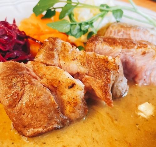 Kirishima foot pork steak lunch [11: 30 ~ 16: 30 reservation only]
