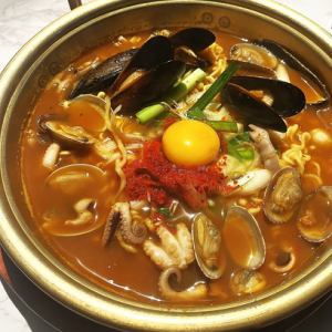Plenty of seafood ramen