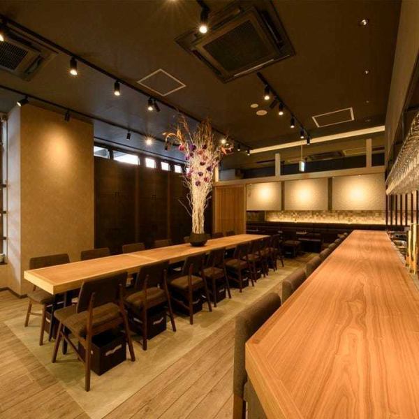 34名～最大42名様にて貸し切りでのご利用も承っております。歓迎会、同窓会などの宴会、打ち上げなどのシーンに最適です。貸し切りなので周りを気にすることなく、仲間内でワイワイお楽しみいただけます♪