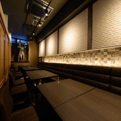 最大18名様までご利用いただける半個室のテーブル席
