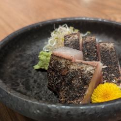 初鰹のタタキ~ニンニクおろしポン酢~