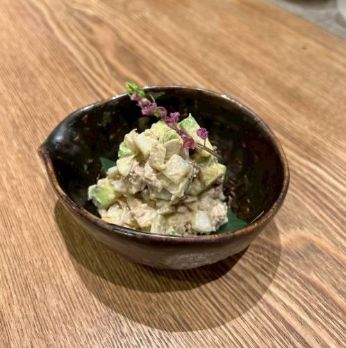 鰹とアボカドのタルタル風