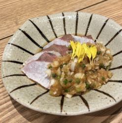 焼き霜ブリのチリ酢掛け