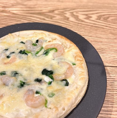 海老とほうれん草のクリームピザ