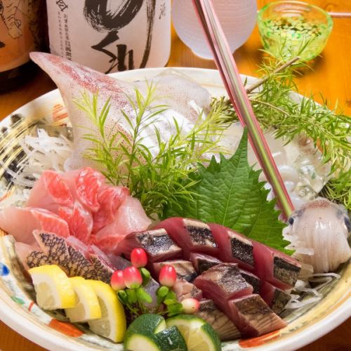 【土佐套餐】生鰹魚、烤大理石和牛等9種料理，2小時無限暢飲♪ 4500日圓（含稅）