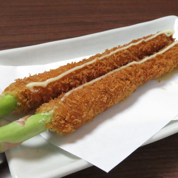 ◆◇ Popular menu item! "Ippon-fried asparagus" \320 (tax included) using a whole asparagus◇◆