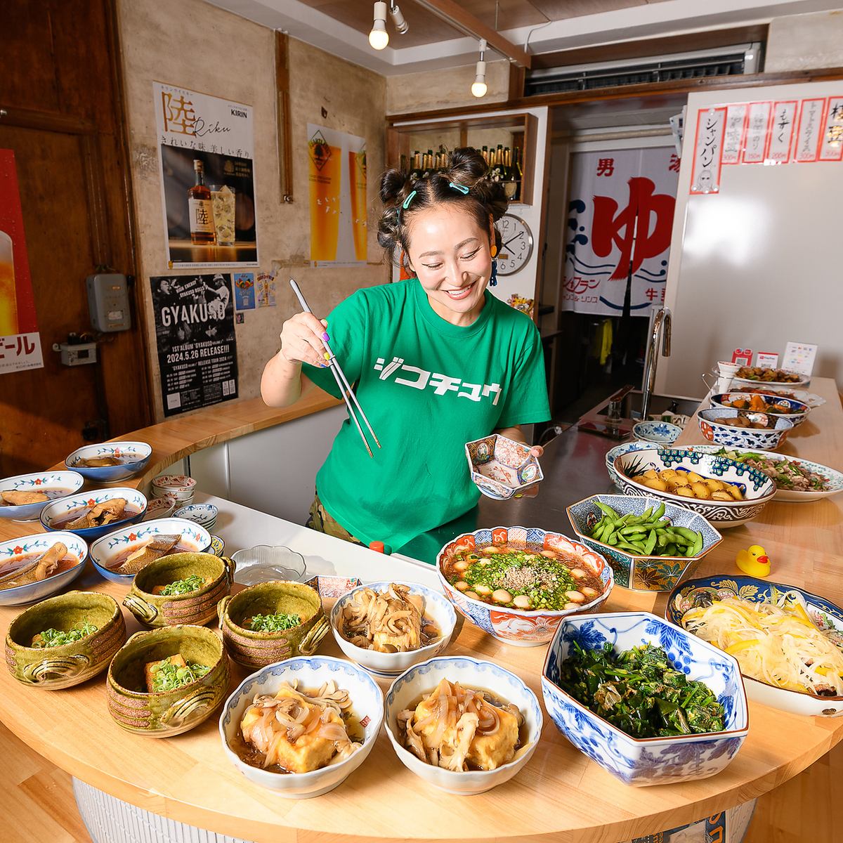 アットホームで賑やかな店内でこだわりのおばんざいを♪