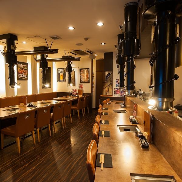 最大15名様までの宴会が可能！テーブルのお席は、8名様用と4名様用の2つのタイプをご用意。宴会にもぴったりなコースもご用意しております！お気軽にお問合せ下さいませ。
