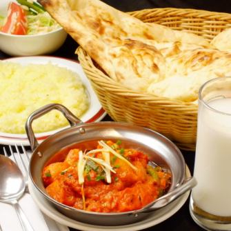 Lunch B set ☆Comes with 1 kind of curry, naan or rice (refills OK), mini salad, and a drink!