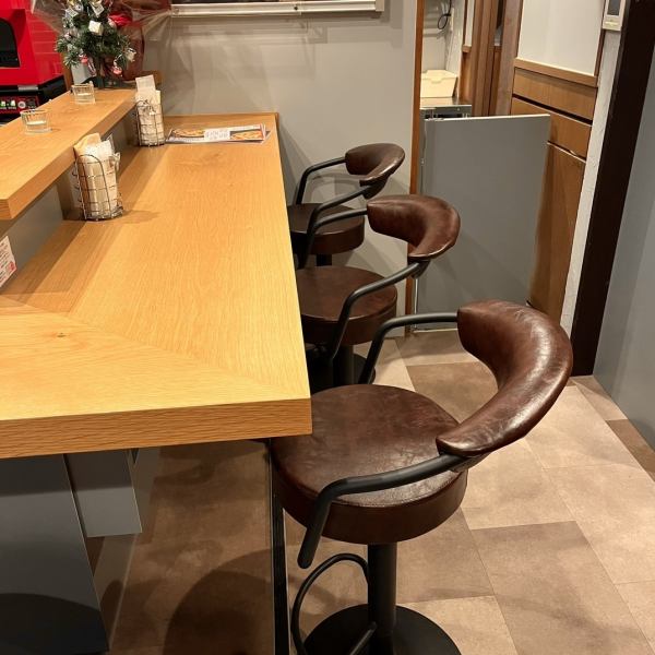 [Single people are also welcome] We have 5 counter seats available ♪ Can also be used by one person or two people.If you sit at the counter, you can even feel like you're actually cooking!