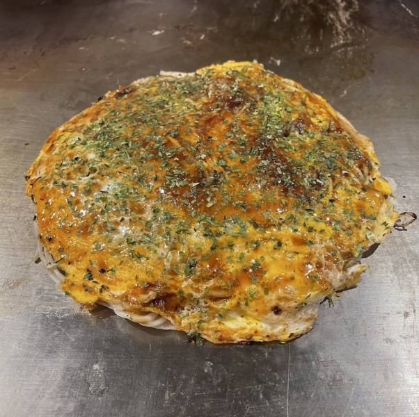 【当店人気No,1の看板メニュー☆】トッピングも豊富♪磯野製麺の生麺を使用した絶品”広島焼き”