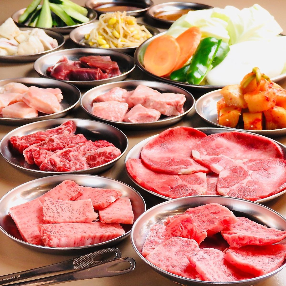 ホルモン食べ放題90分＆飲み放題120分2600円（税込2860円）