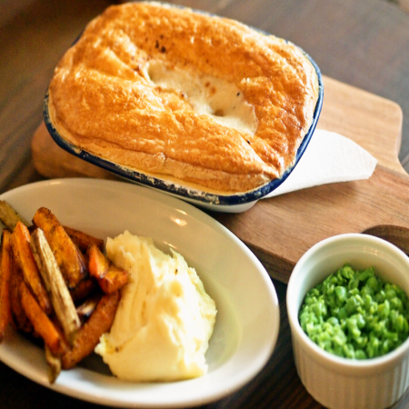 Today's Sharing Pot Pie with Mashed Potatoes and Seasonal Steamed Vegetables (2 or more servings)